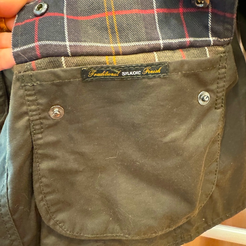Barbour - Classic Beadnell Wax Jacket - Olive - Picture 8 of 9
